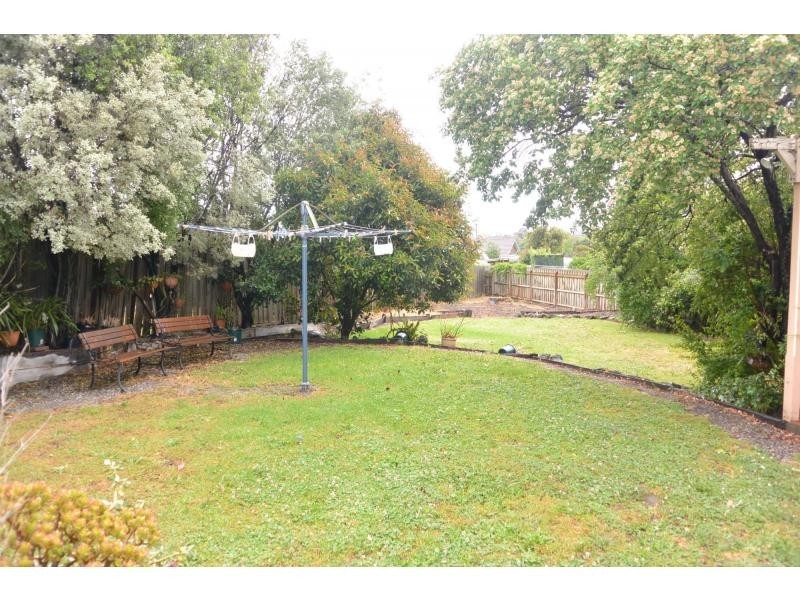 10 Brougham Close, Eumemmerring VIC 3177