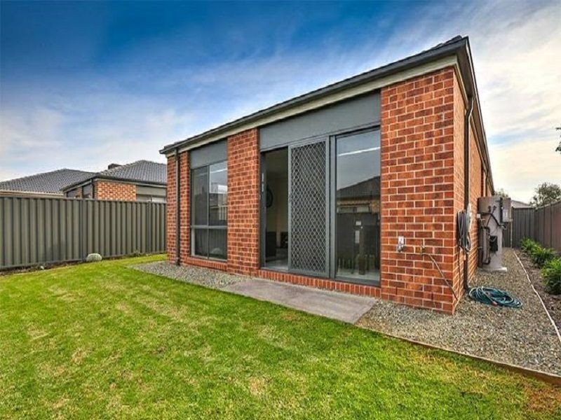 3 Rannoch Street, Cranbourne VIC 3977