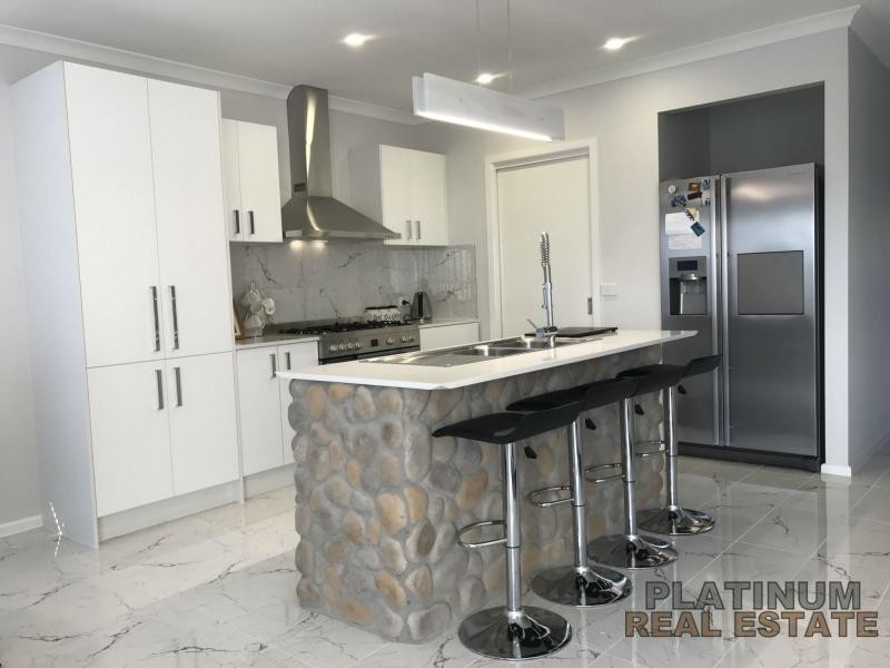 20 Yellow Gum Drive, Pakenham VIC 3810