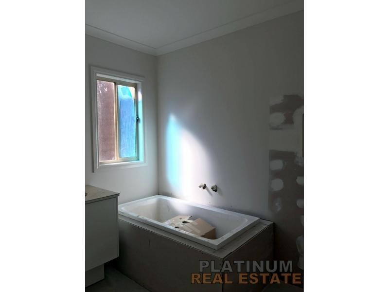 13 Trainers Way, Clyde North VIC 3978