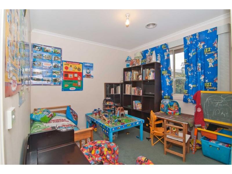 24 Darvell Court, Pakenham VIC 3810