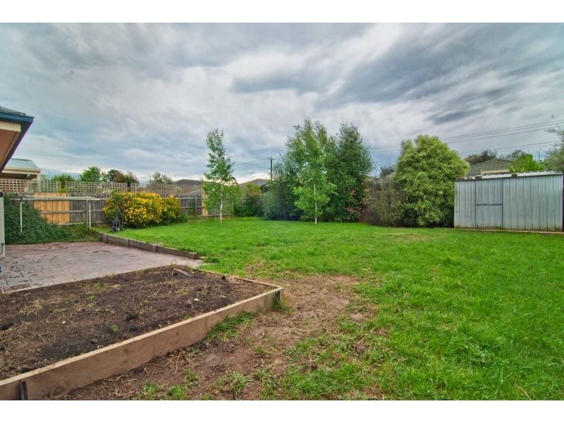 24 Darvell Court, Pakenham VIC 3810