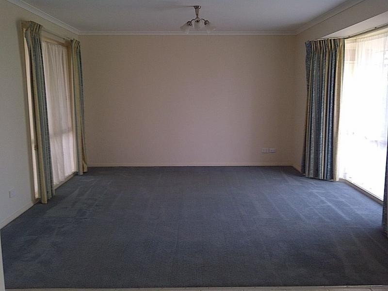 24 Darvell Court, Pakenham VIC 3810