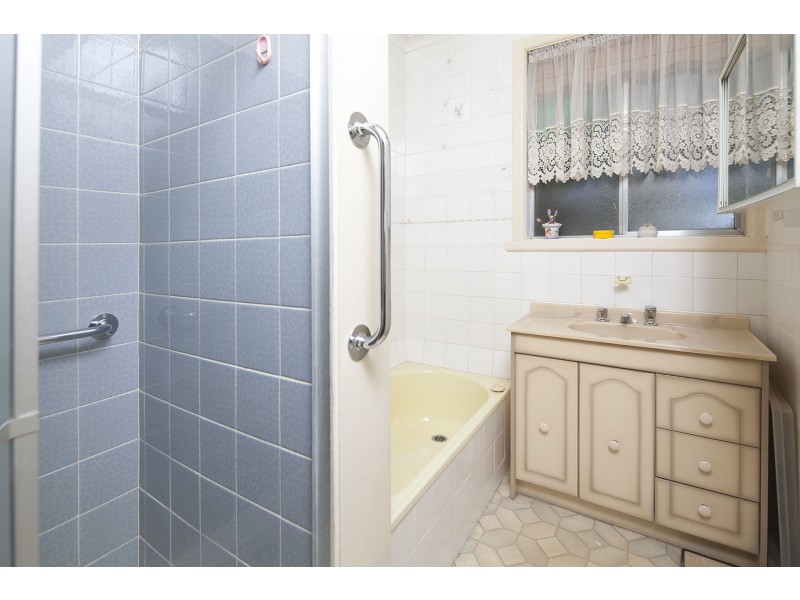 8 Creek Court, Eumemmerring VIC 3177