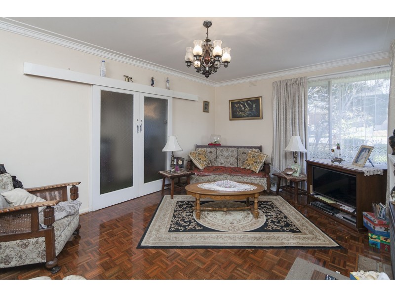 8 Creek Court, Eumemmerring VIC 3177