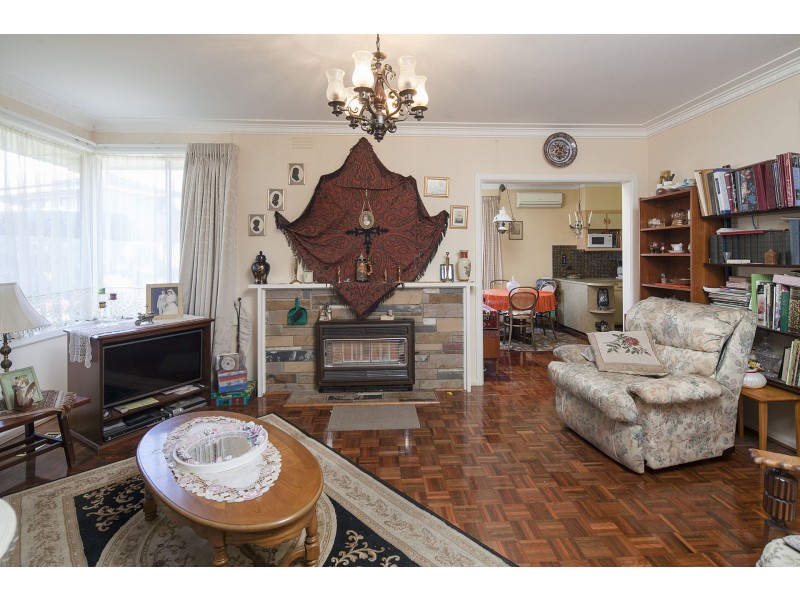 8 Creek Court, Eumemmerring VIC 3177