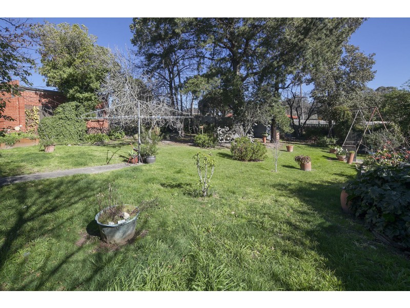 8 Creek Court, Eumemmerring VIC 3177