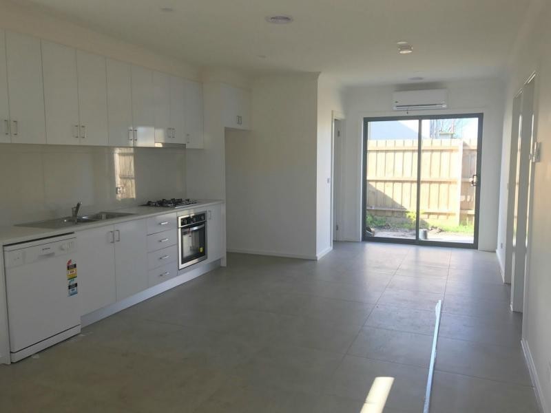 Unit 2/25 Wattle Drive, Doveton VIC 3177