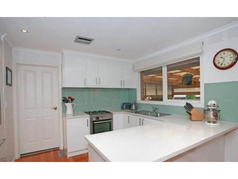 6 Dawson Court, Endeavour Hills VIC 3802