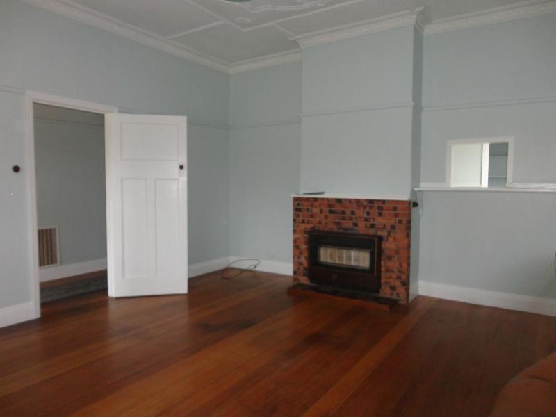 27 Olive Road, Eumemmerring VIC 3177