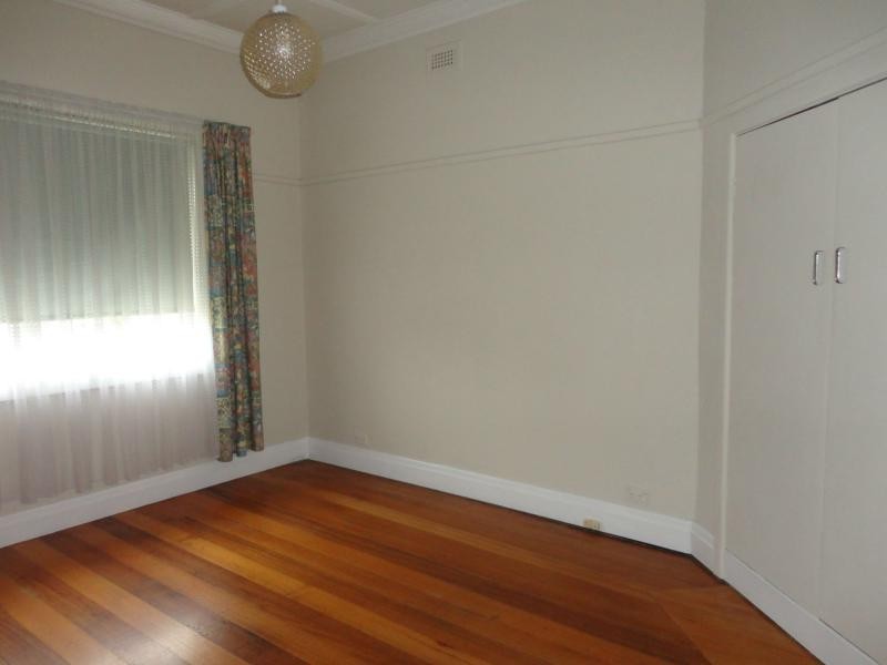 27 Olive Road, Eumemmerring VIC 3177