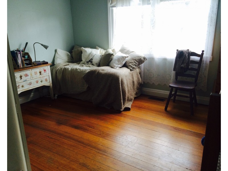 27 Olive Road, Eumemmerring VIC 3177