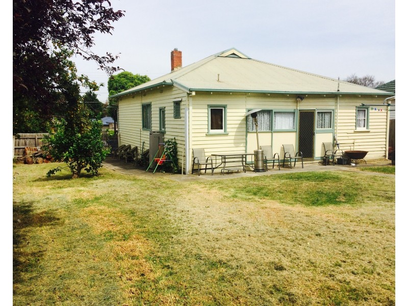 27 Olive Road, Eumemmerring VIC 3177