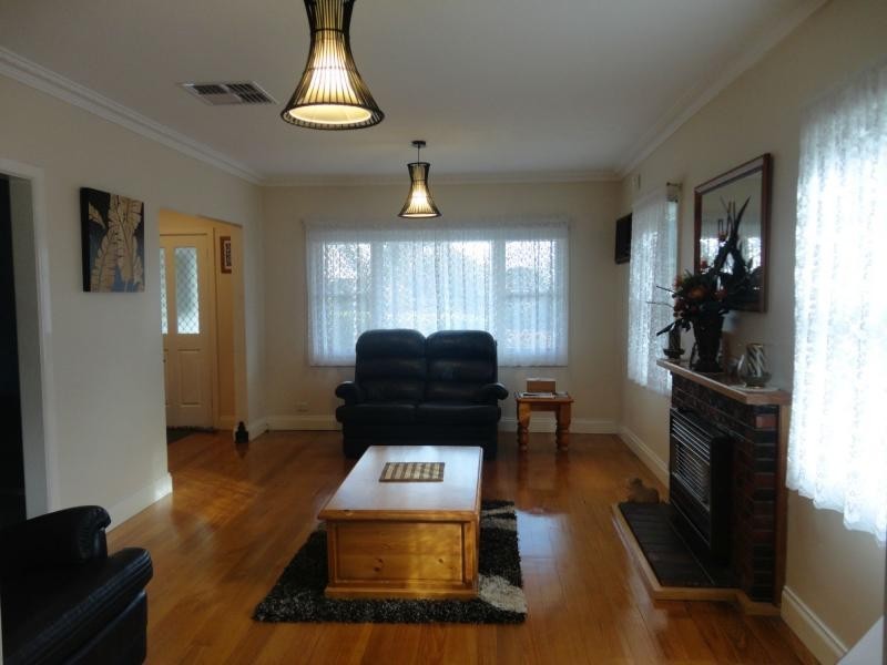 8 Alexander Avenue, Hallam VIC 3803