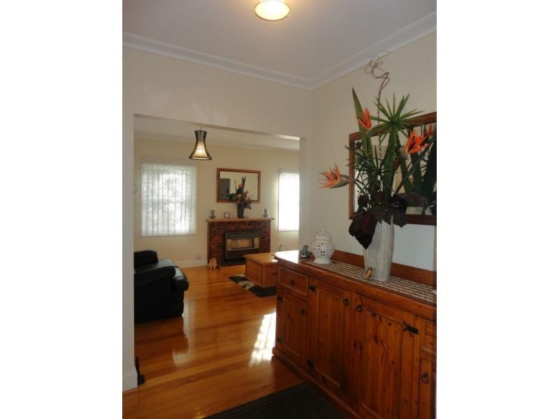 8 Alexander Avenue, Hallam VIC 3803