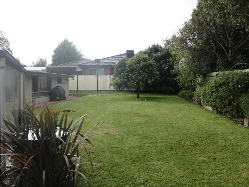 8 Alexander Avenue, Hallam VIC 3803