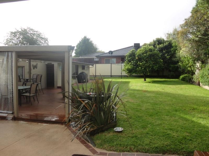 8 Alexander Avenue, Hallam VIC 3803