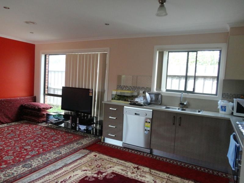 3/10 Sunset Grove, Dandenong VIC 3175