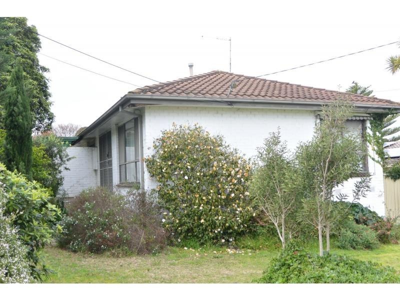 1 McLaughlan Avenue, Eumemmerring VIC 3177