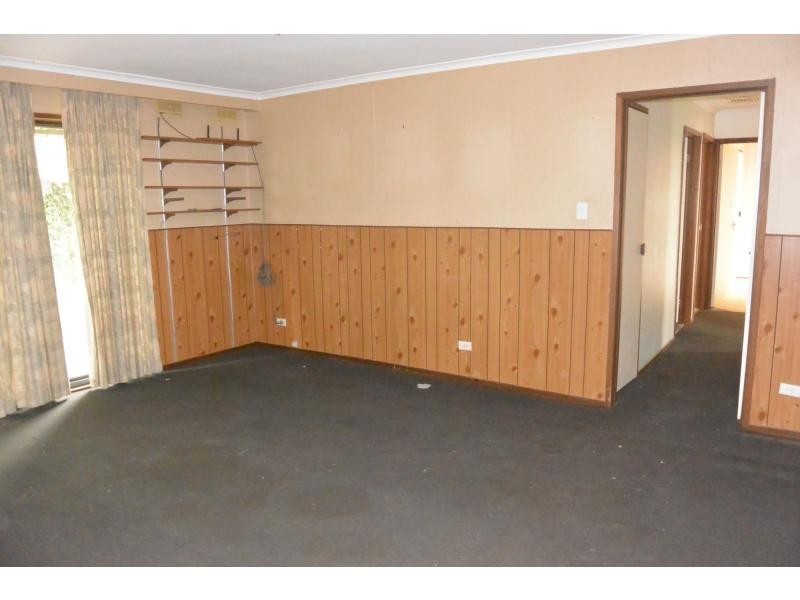 1 McLaughlan Avenue, Eumemmerring VIC 3177