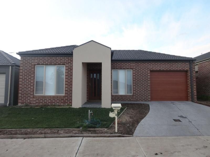 8 Bernhardt Drive, Epping VIC 3076