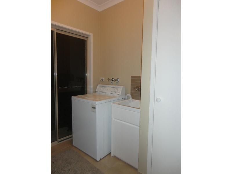 8 Bernhardt Drive, Epping VIC 3076