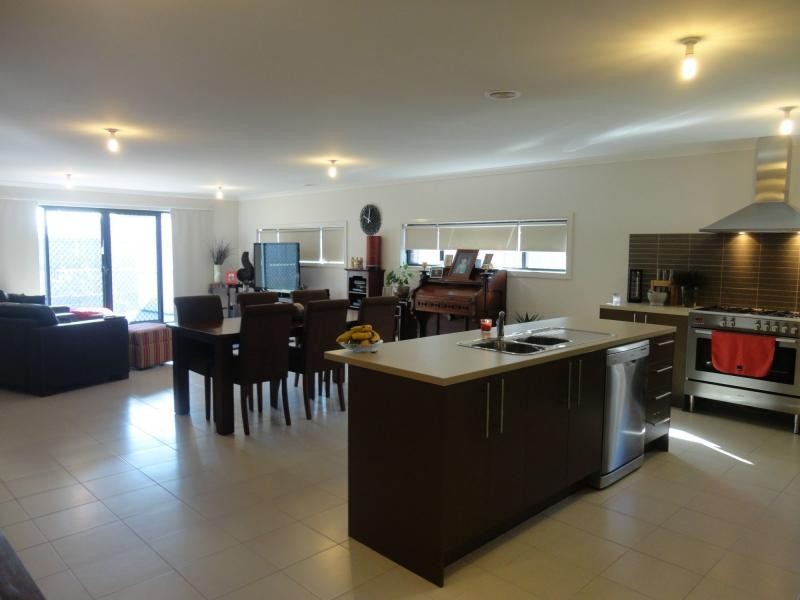 14 Bluemist Circuit, Lyndhurst VIC 3975