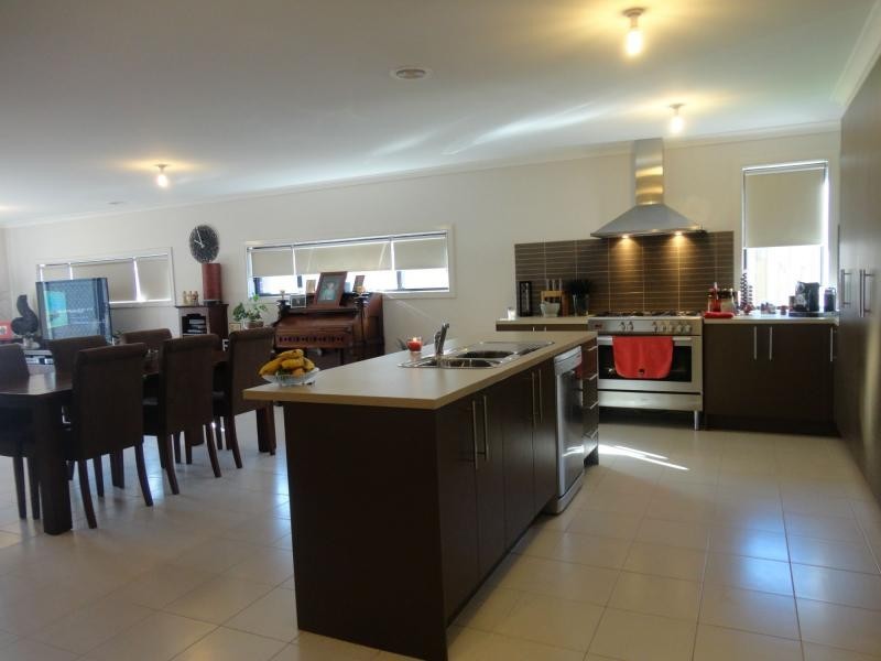 14 Bluemist Circuit, Lyndhurst VIC 3975