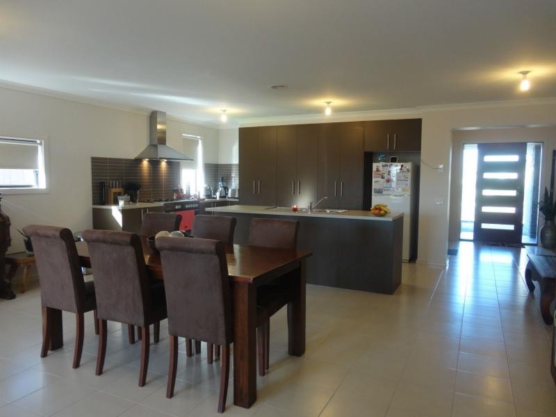 14 Bluemist Circuit, Lyndhurst VIC 3975