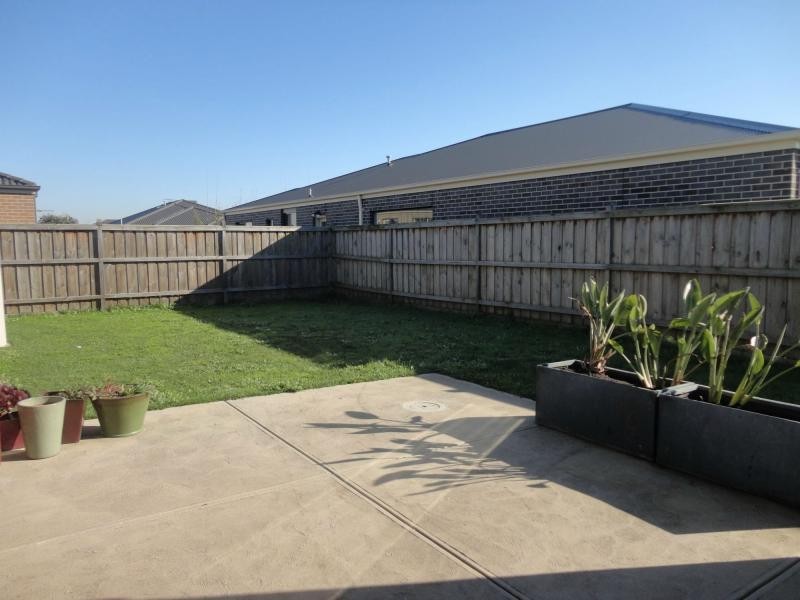14 Bluemist Circuit, Lyndhurst VIC 3975