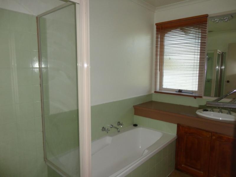 20. Leigh Court, Doveton VIC 3177