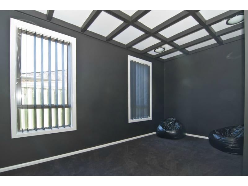 4 Sun Orchid Drive, Pakenham VIC 3810