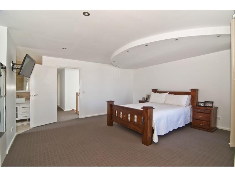 4 Sun Orchid Drive, Pakenham VIC 3810