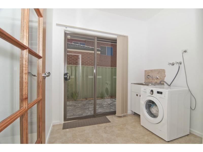 4 Sun Orchid Drive, Pakenham VIC 3810