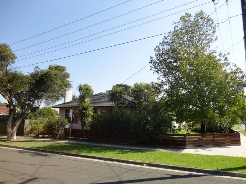1 Prunus Grove, Doveton VIC 3177