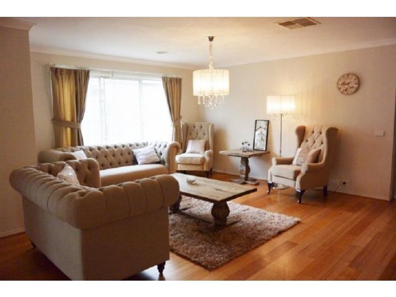 32 Yammerbook Way, Cranbourne East VIC 3977