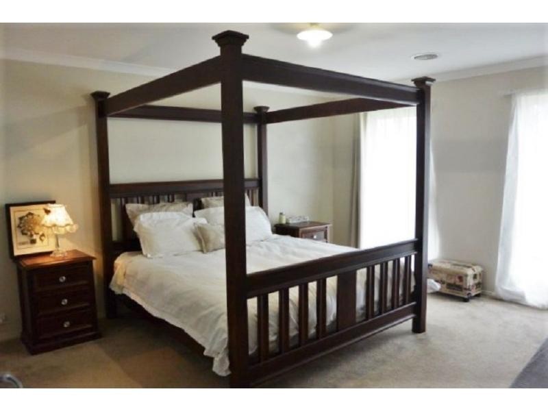 32 Yammerbook Way, Cranbourne East VIC 3977