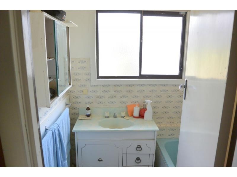 3 Laburnum Grove, Doveton VIC 3177