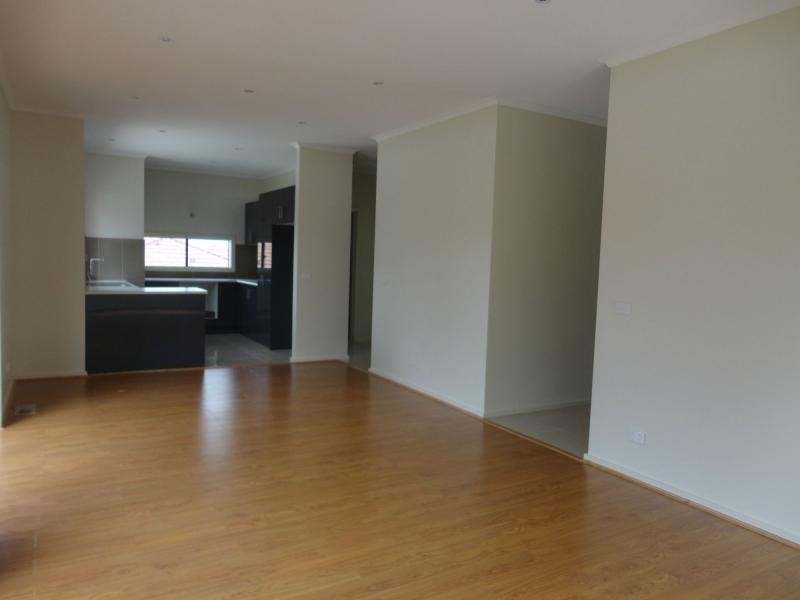 1/16 Laburnum Grove, Doveton VIC 3177