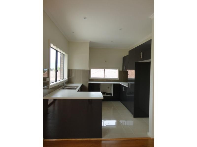 1/16 Laburnum Grove, Doveton VIC 3177