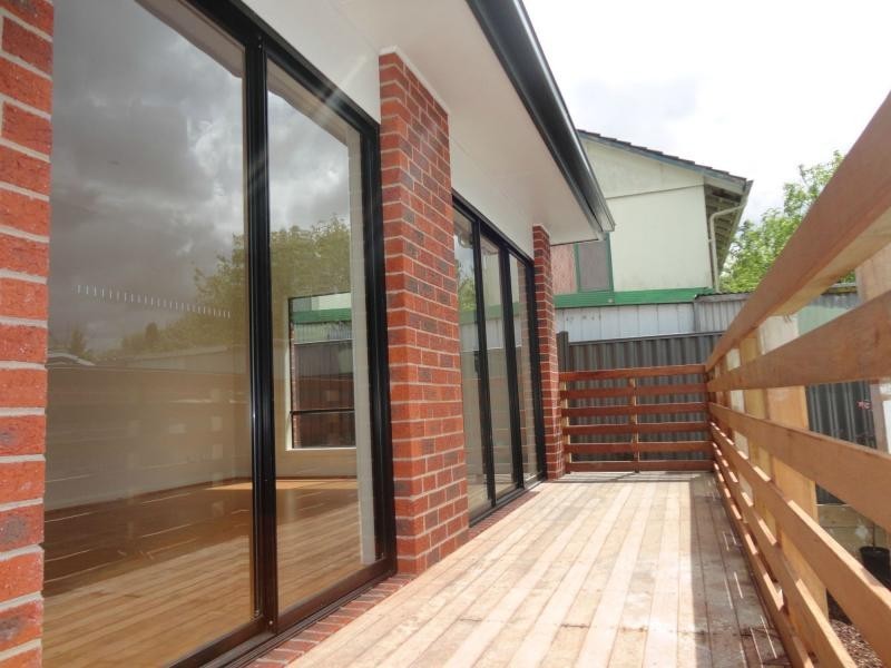 1/16 Laburnum Grove, Doveton VIC 3177