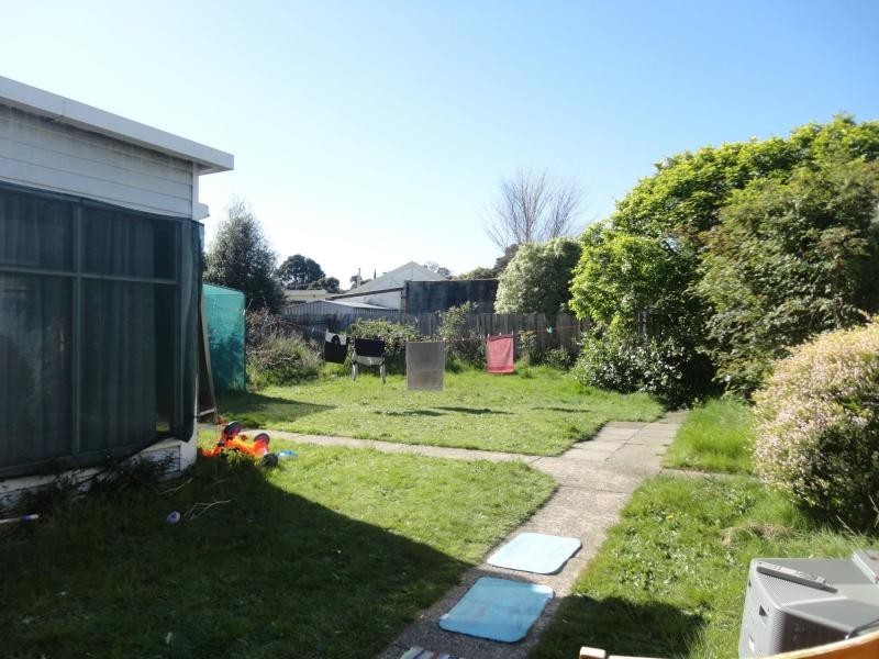 5 Wallace Avenue, Dandenong VIC 3175