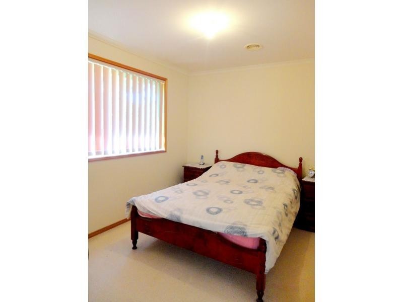 5 Haydn Place, Narre Warren South VIC 3805
