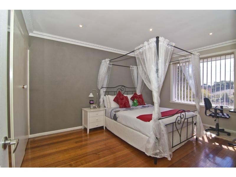 31 Sunline Avenue, Noble Park North VIC 3174