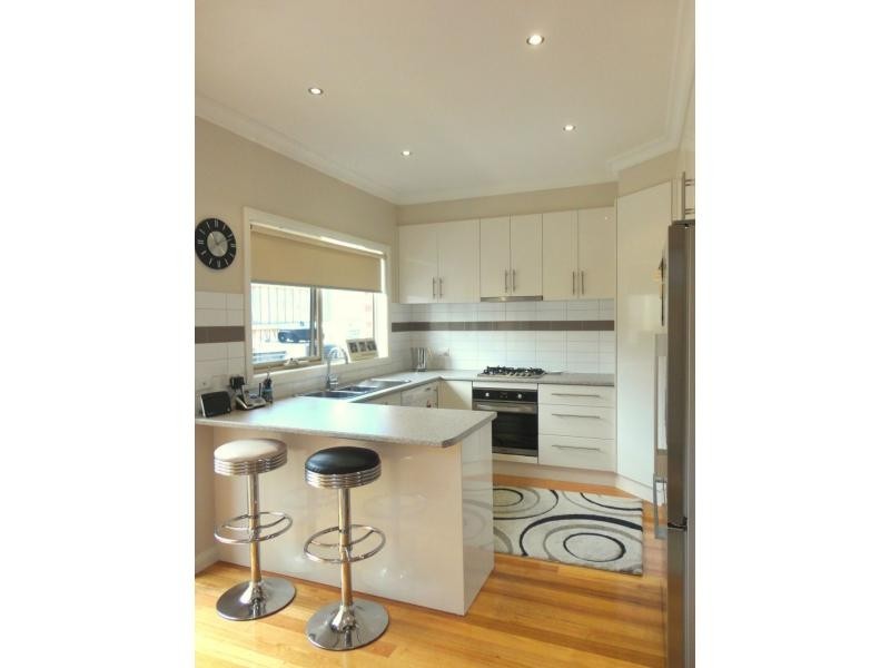 2/3 Riverview Crescent, Eumemmerring VIC 3177