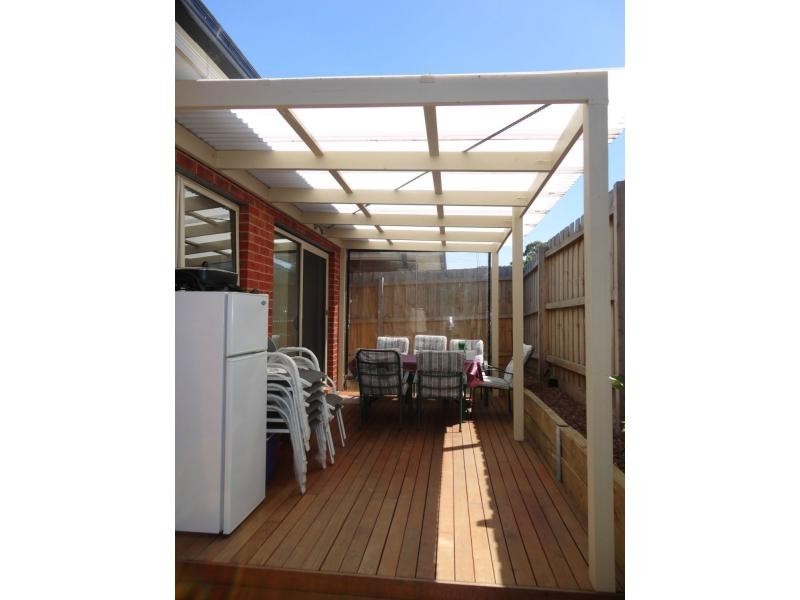 2/3 Riverview Crescent, Eumemmerring VIC 3177