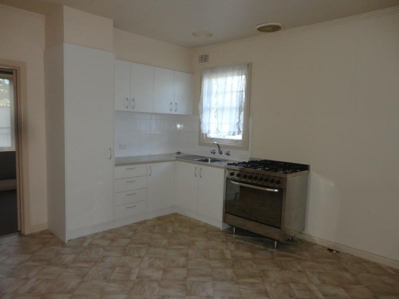 17 Paperbark Street, Doveton VIC 3177