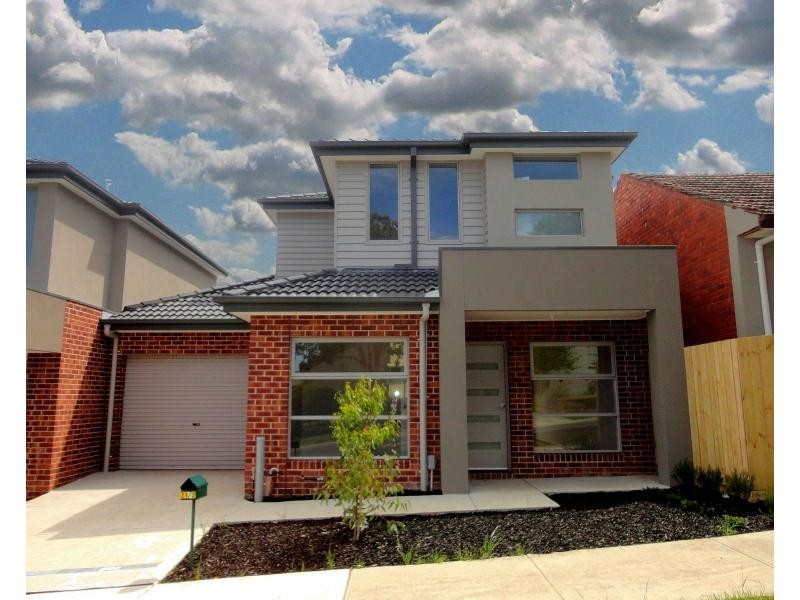 4 Stenocarpus Drive, Doveton VIC 3177