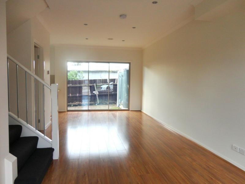 4 Stenocarpus Drive, Doveton VIC 3177