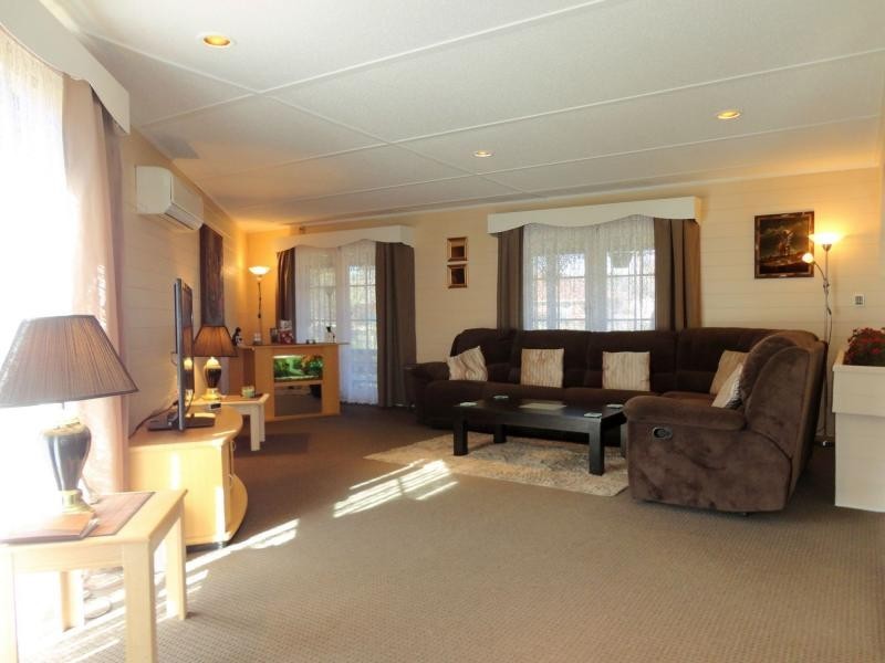 24 Kanooka Grove, Doveton VIC 3177